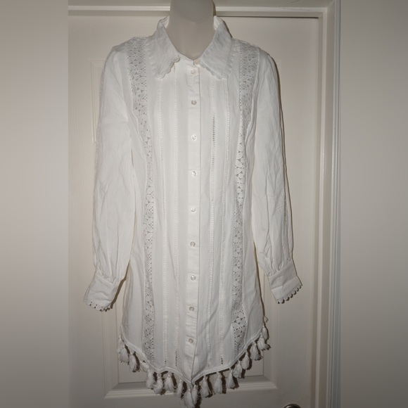L’ATISTE White Detailed button down shirt dress with self tie faux leather belt - Picture 4 of 11